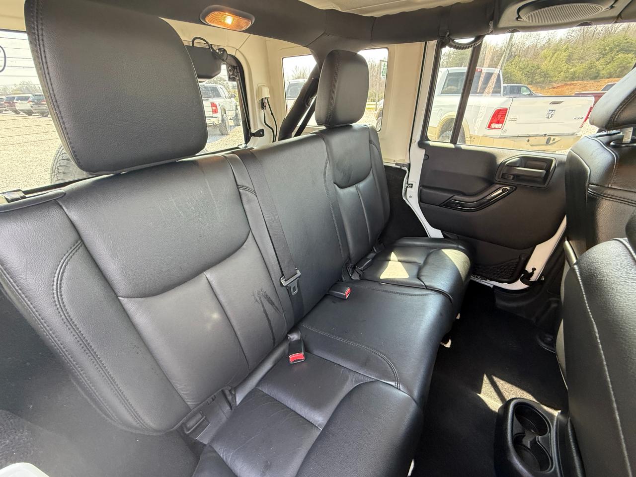 Jeep Wrangler Unlimited Sahara 4WD 2014