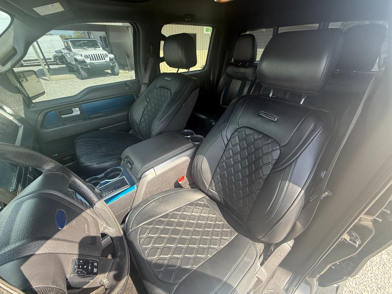 Ford F-150 SVT Raptor SuperCrew 5.5-ft. Bed 4WD 2012