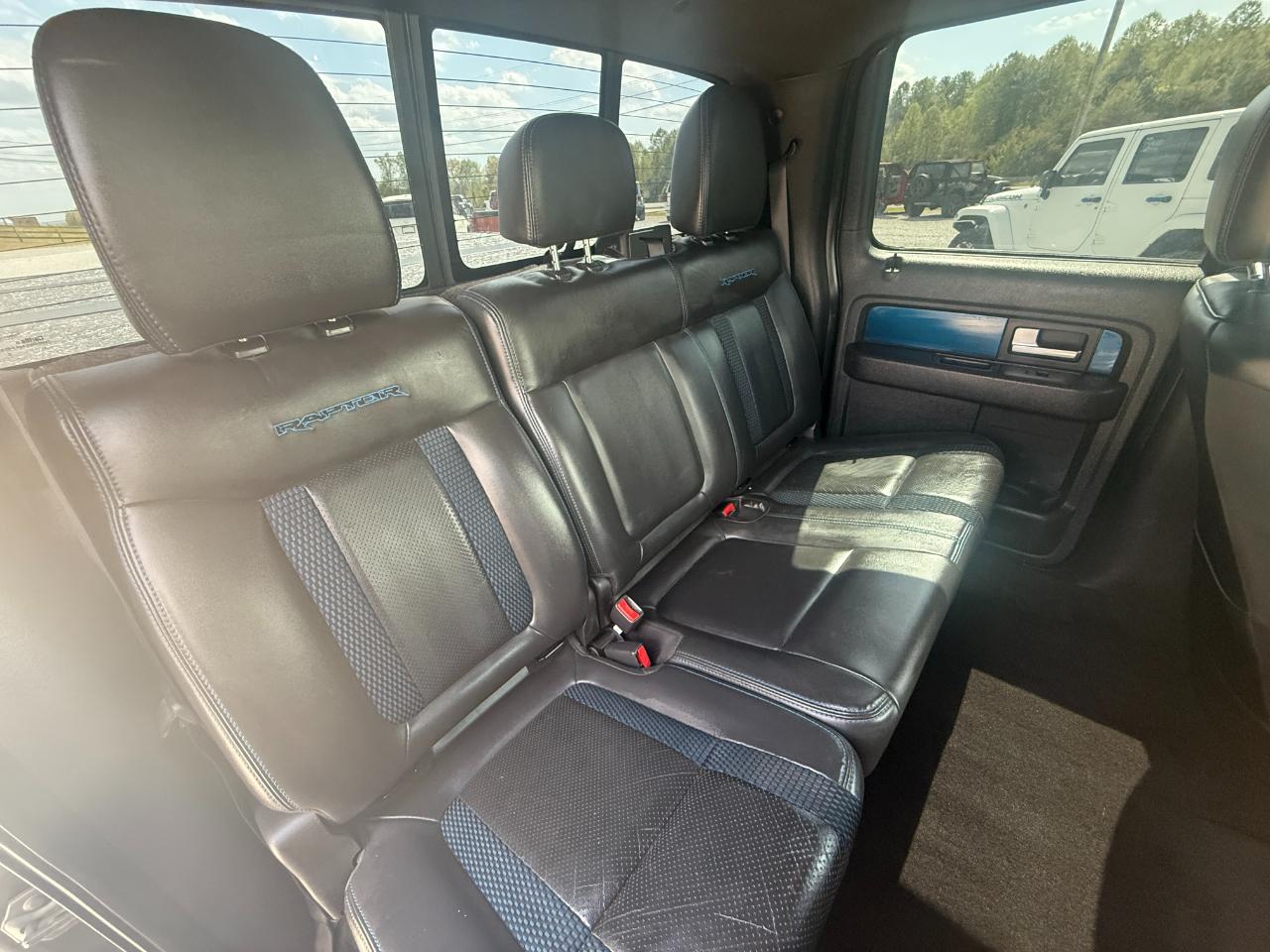 Ford F-150 SVT Raptor SuperCrew 5.5-ft. Bed 4WD 2012