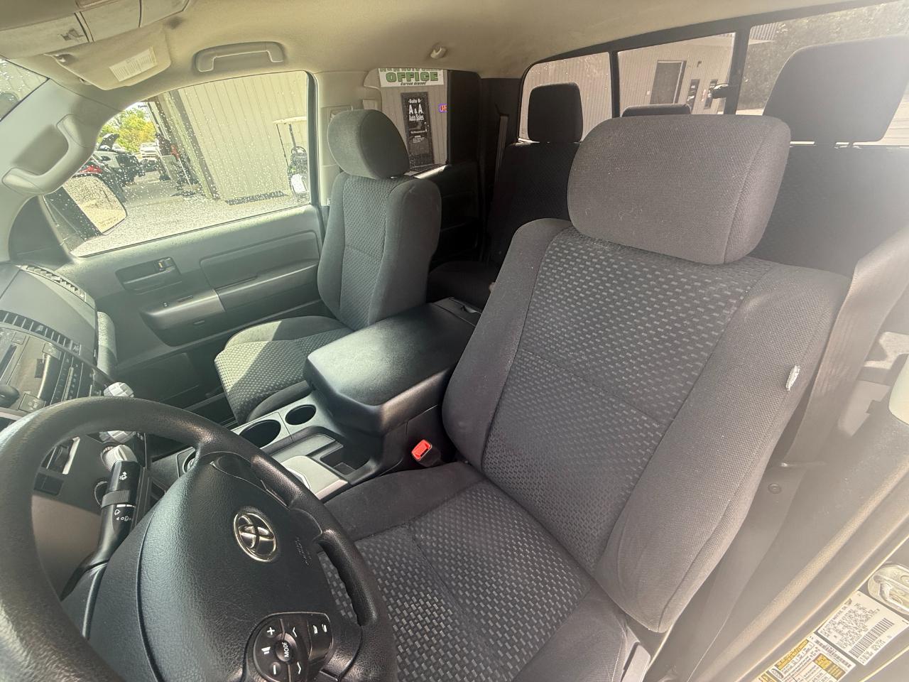 Toyota Tundra Tundra-Grade 5.7L FFV Double Cab 4WD 2012