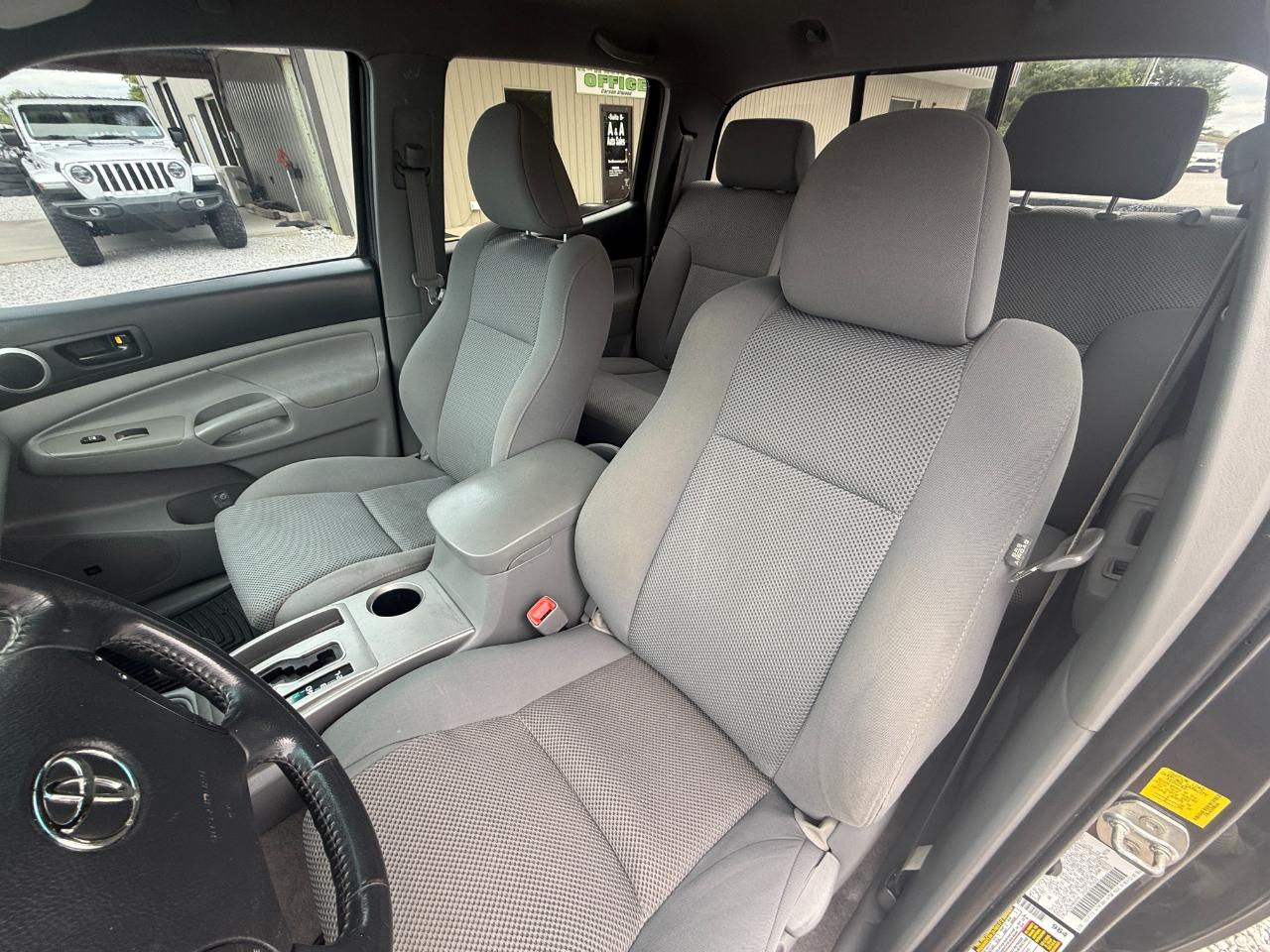 Toyota Tacoma Double Cab V6 4WD 2011