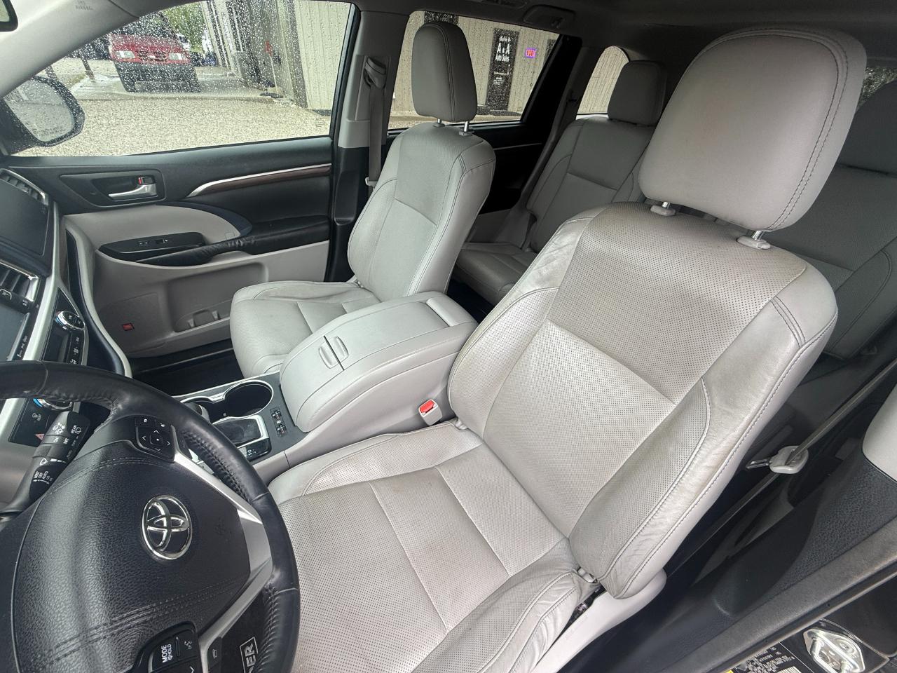 Toyota Highlander Limited FWD V6 2016