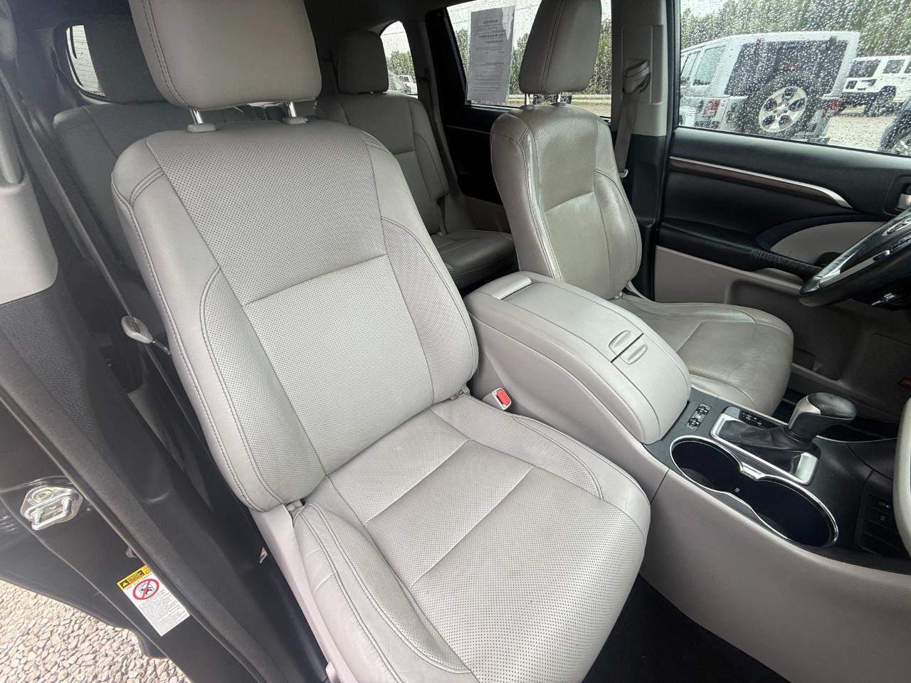 Toyota Highlander Limited FWD V6 2016