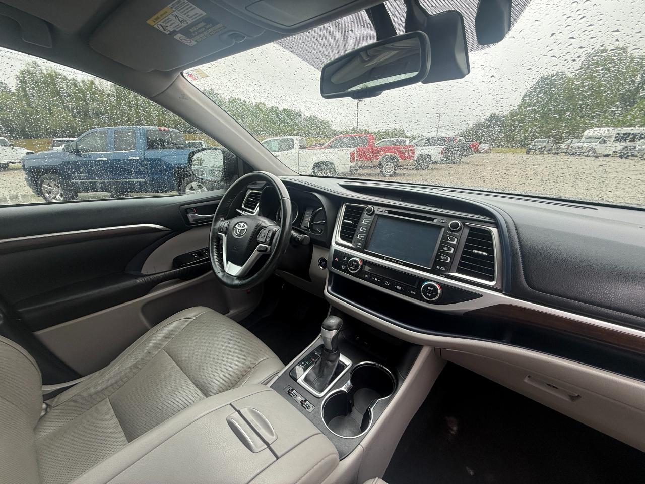Toyota Highlander Limited FWD V6 2016