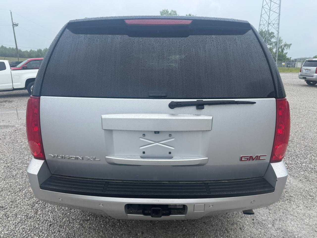 GMC Yukon XL SLT-1 3/4 Ton 4WD 2013