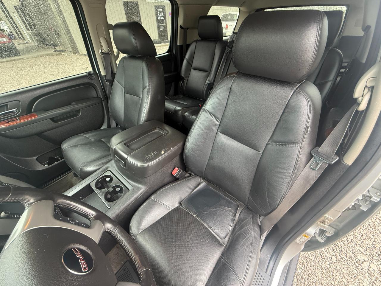GMC Yukon XL SLT-1 3/4 Ton 4WD 2013