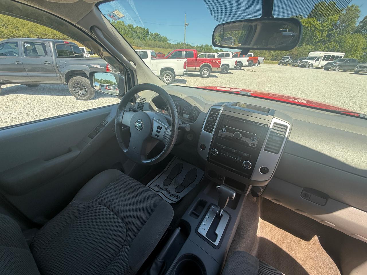 Nissan Frontier LE Crew Cab 2WD 2010