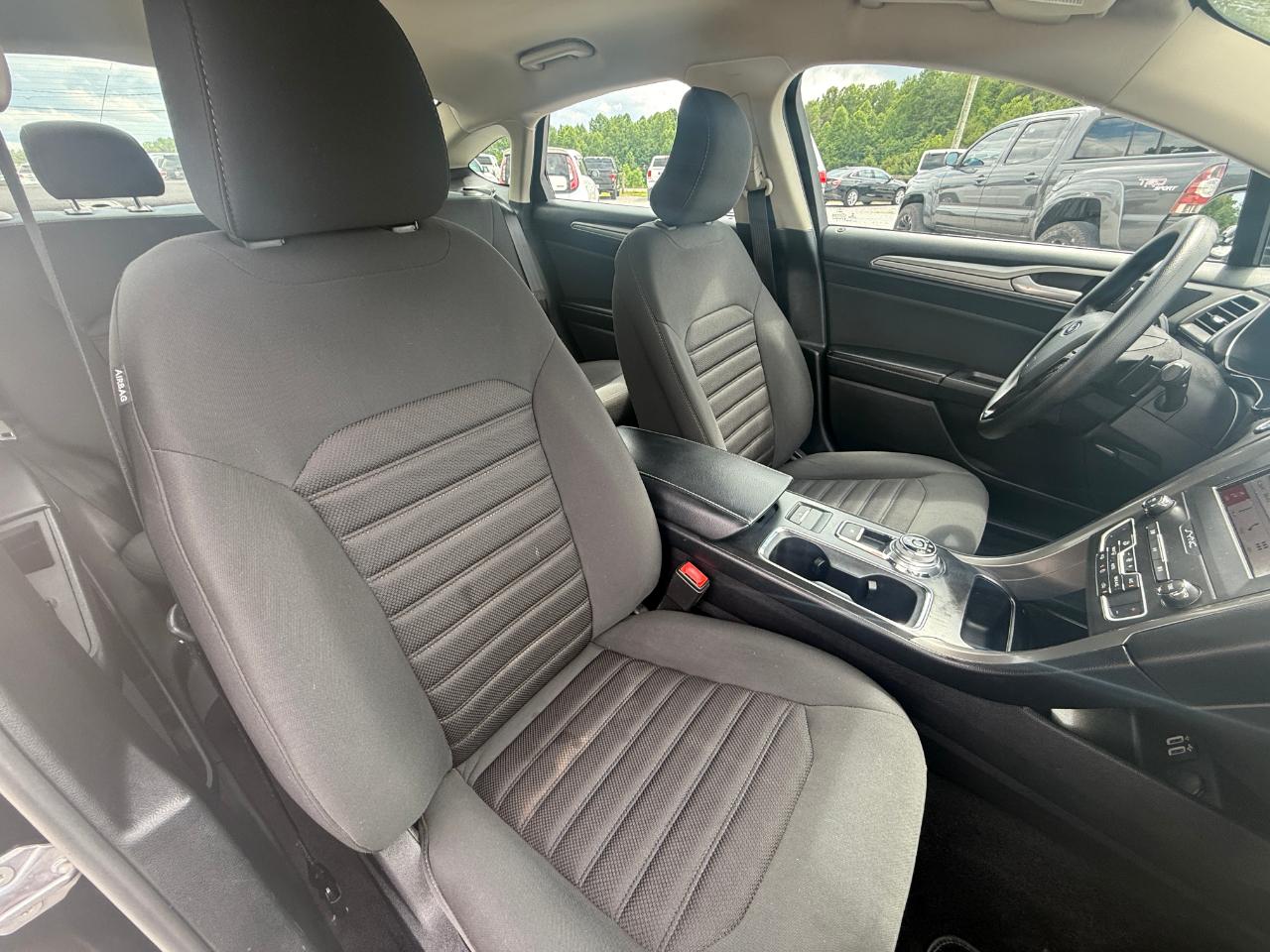 Ford Fusion SE 2019