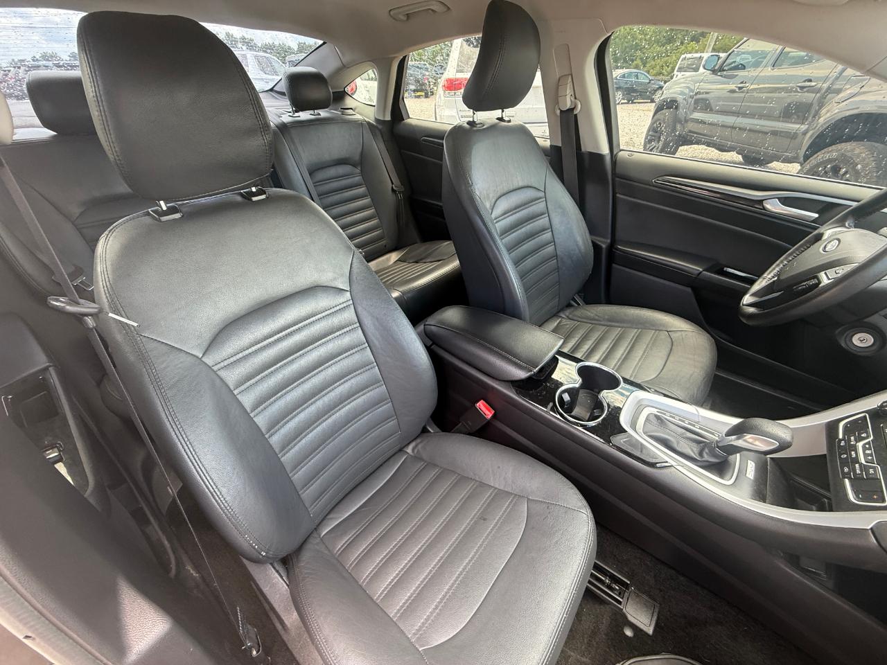 Ford Fusion SE 2016