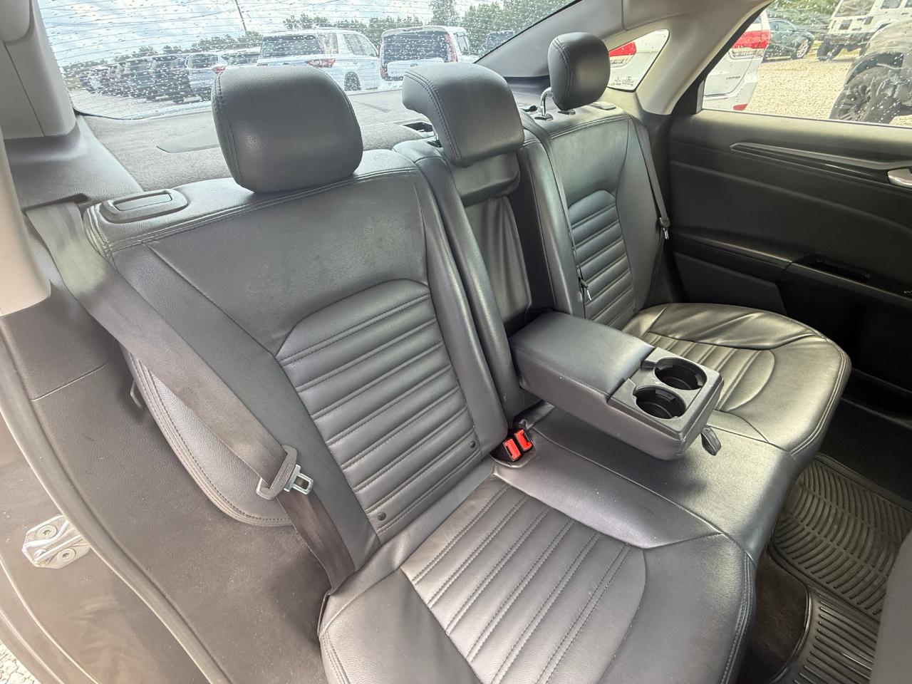 Ford Fusion SE 2016