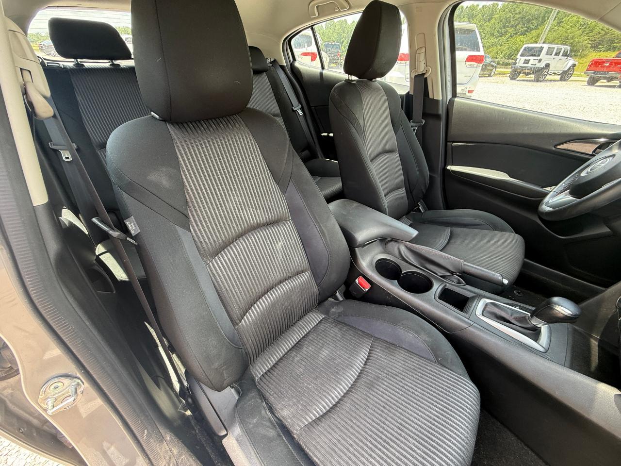 Mazda MAZDA3 i Touring AT 5-Door 2014
