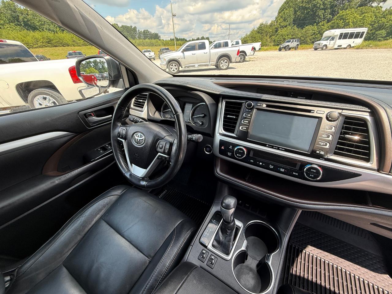 Toyota Highlander SE FWD V6 2018