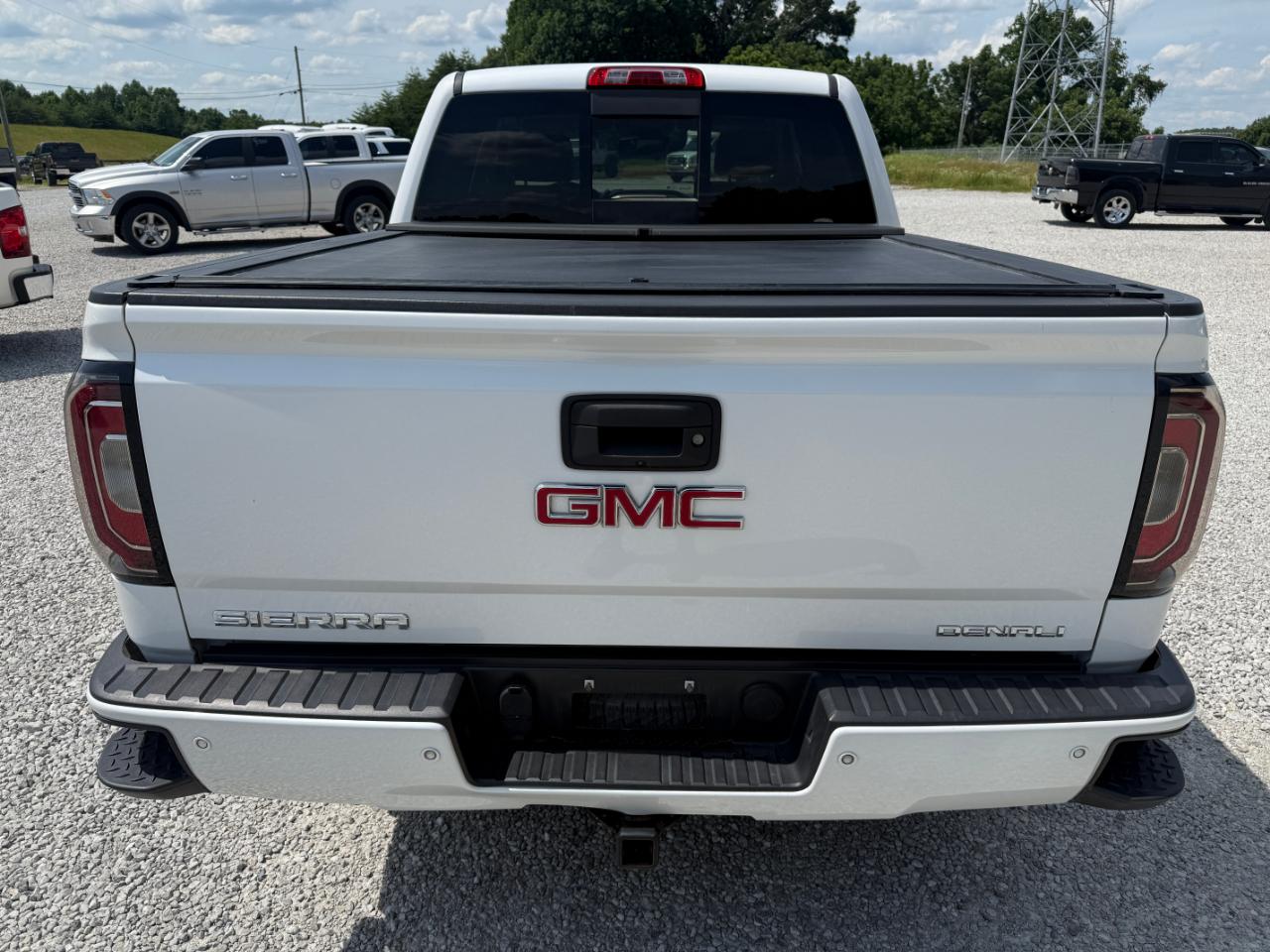 GMC Sierra 1500 Denali Crew Cab Short Box 4WD 2017