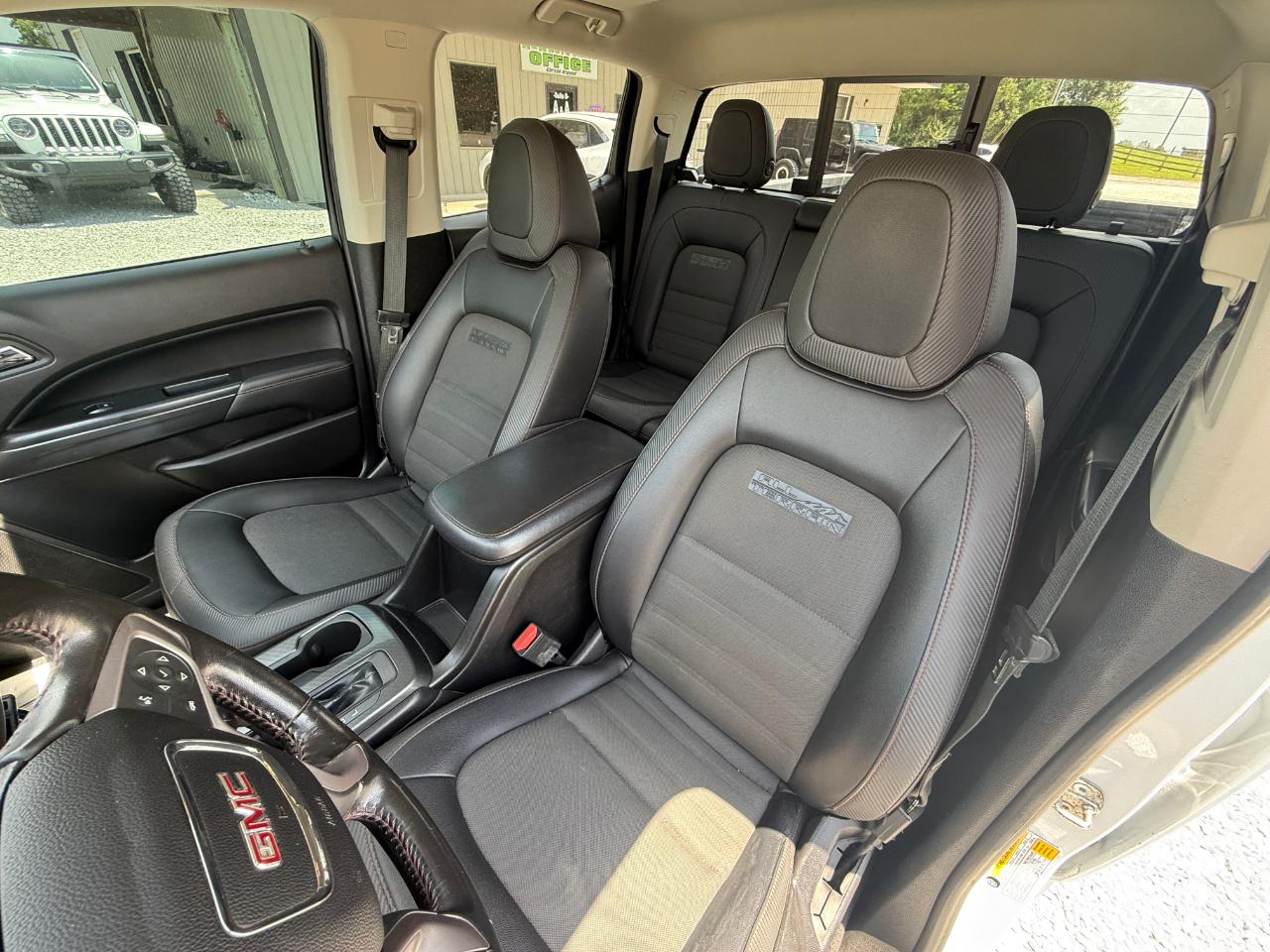 GMC Canyon All Terrain Crew Cab 4WD 2019