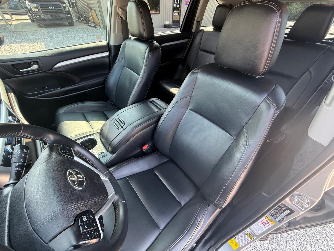 Toyota Highlander XLE AWD V6 2019