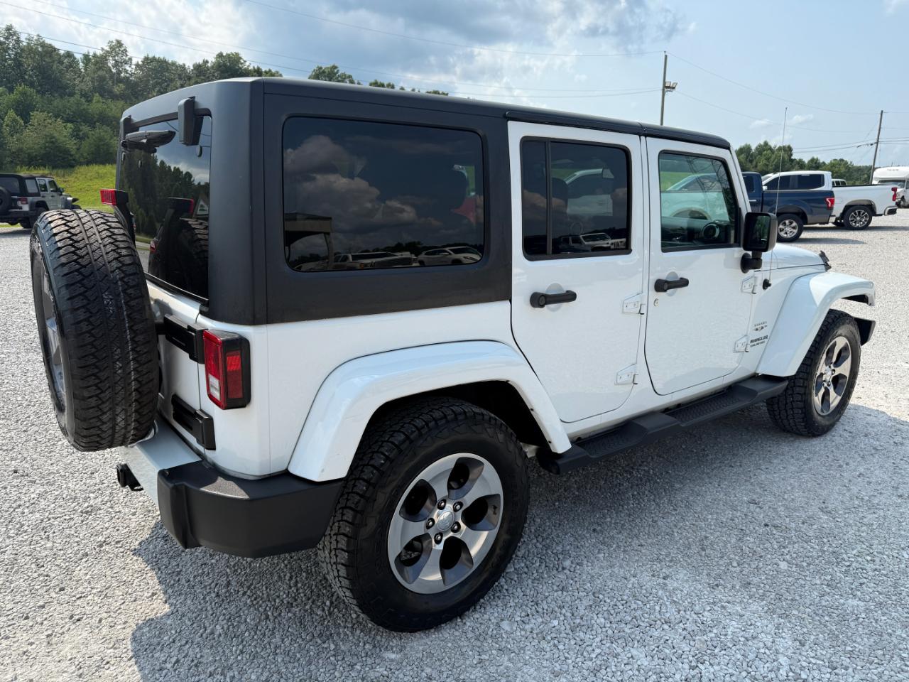Jeep Wrangler Unlimited Sahara 4WD 2016