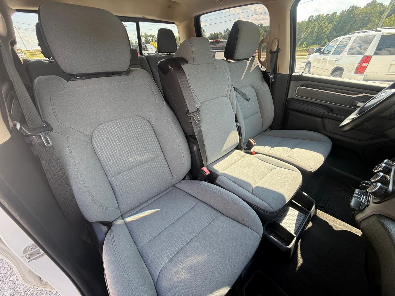 RAM 1500 Big Horn Crew Cab SWB 4WD 2020