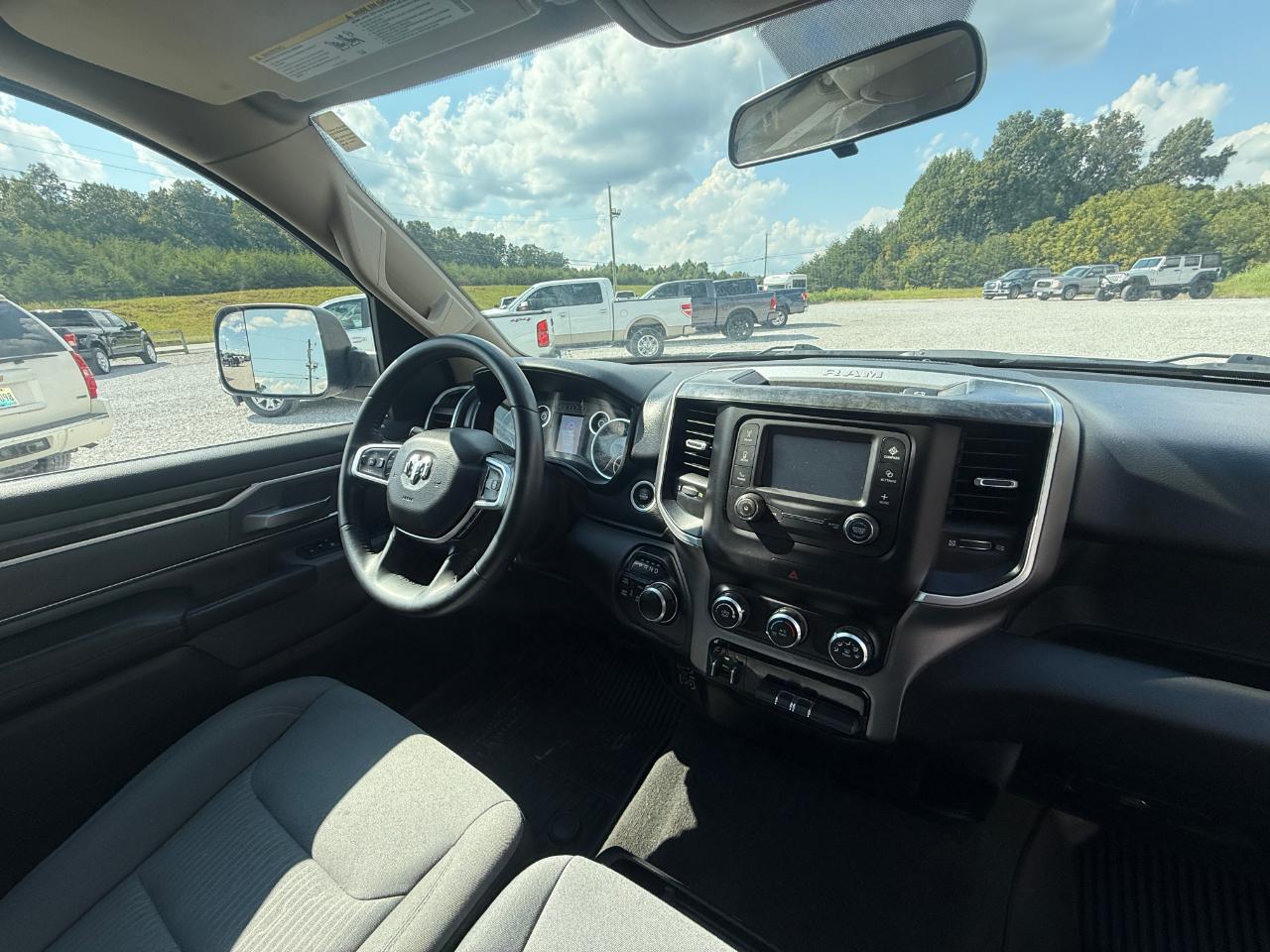 RAM 1500 Big Horn Crew Cab SWB 4WD 2020