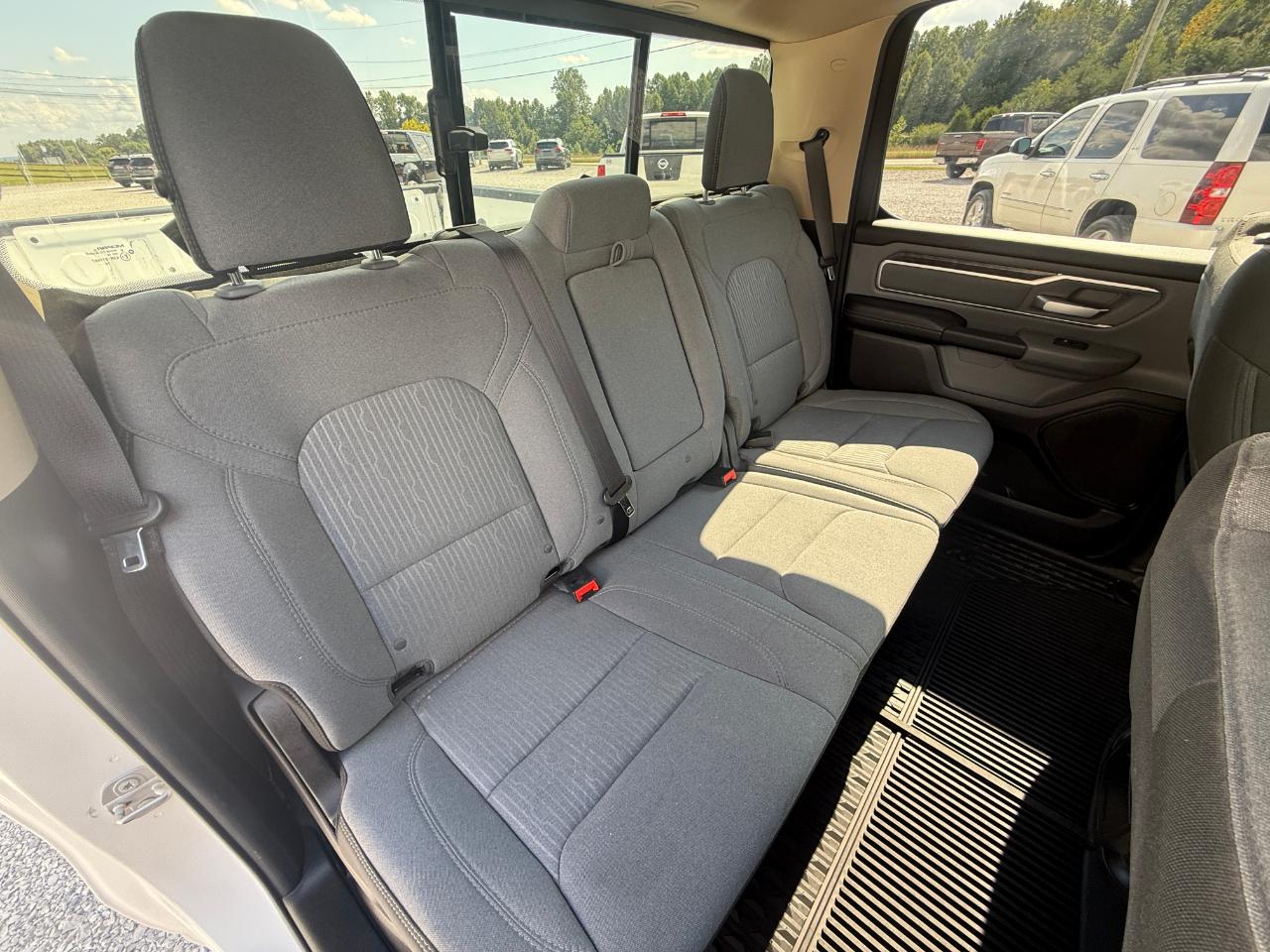 RAM 1500 Big Horn Crew Cab SWB 4WD 2020