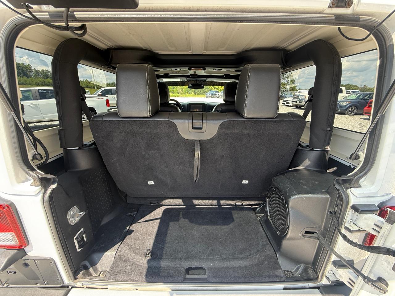 Jeep Wrangler Sahara 4WD 2014