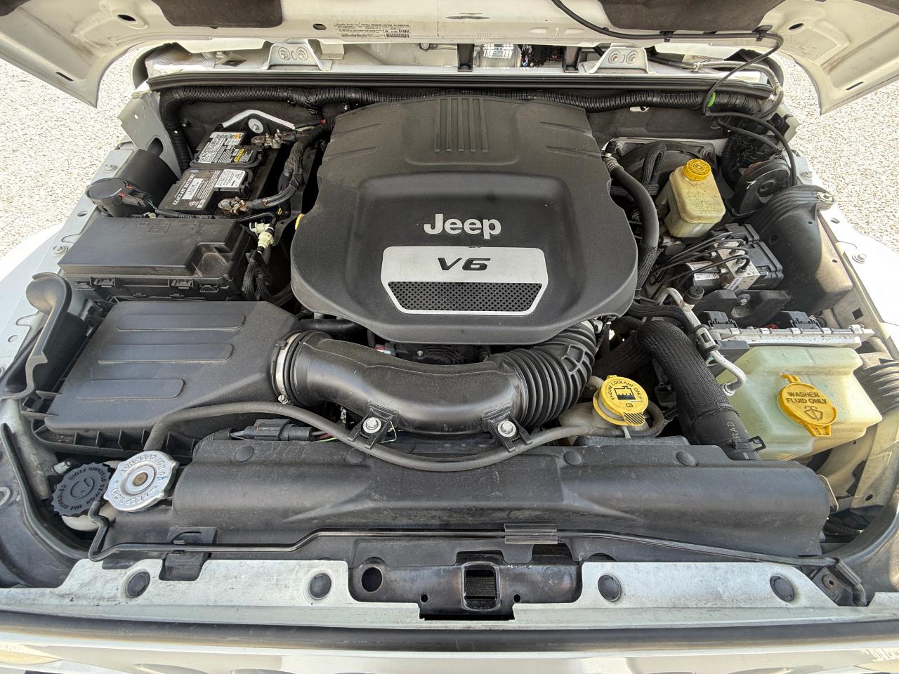 Jeep Wrangler Sahara 4WD 2014