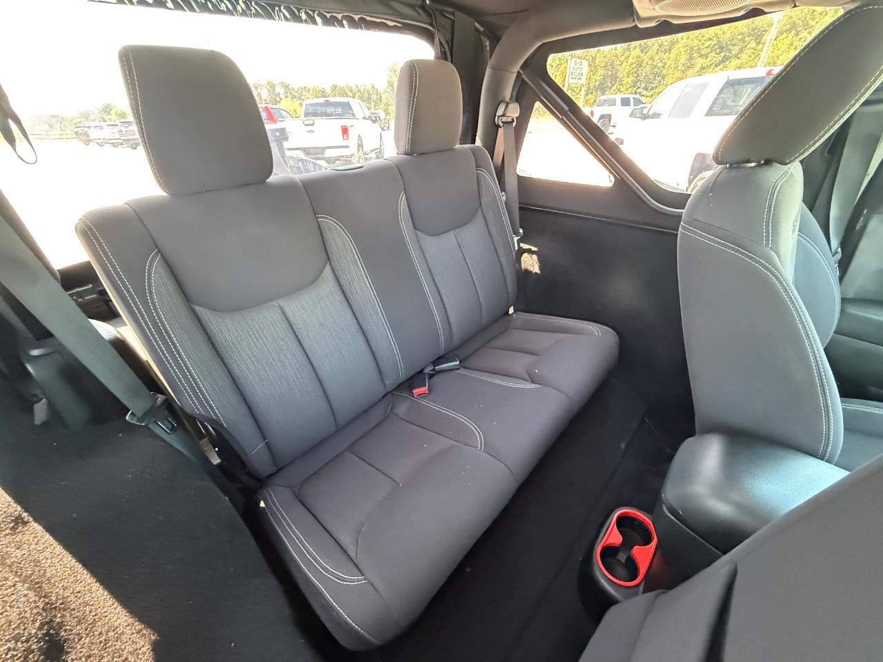 Jeep Wrangler Sahara 4WD 2013