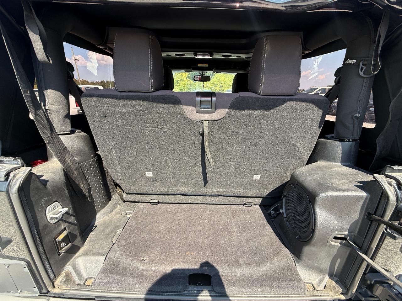 Jeep Wrangler Sahara 4WD 2013