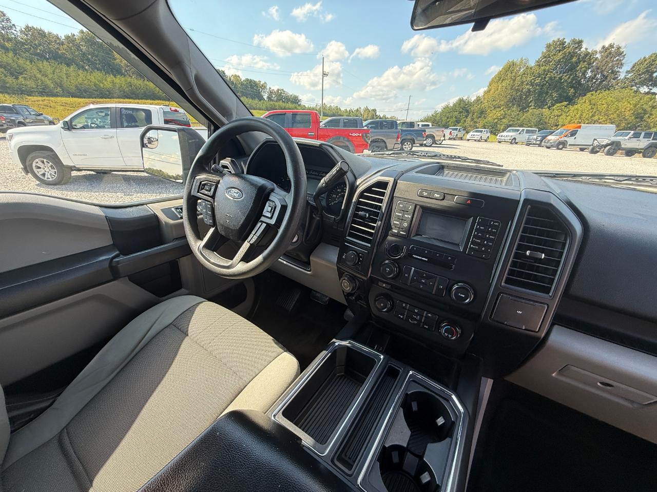 Ford F-150 XL SuperCrew 4WD 2017