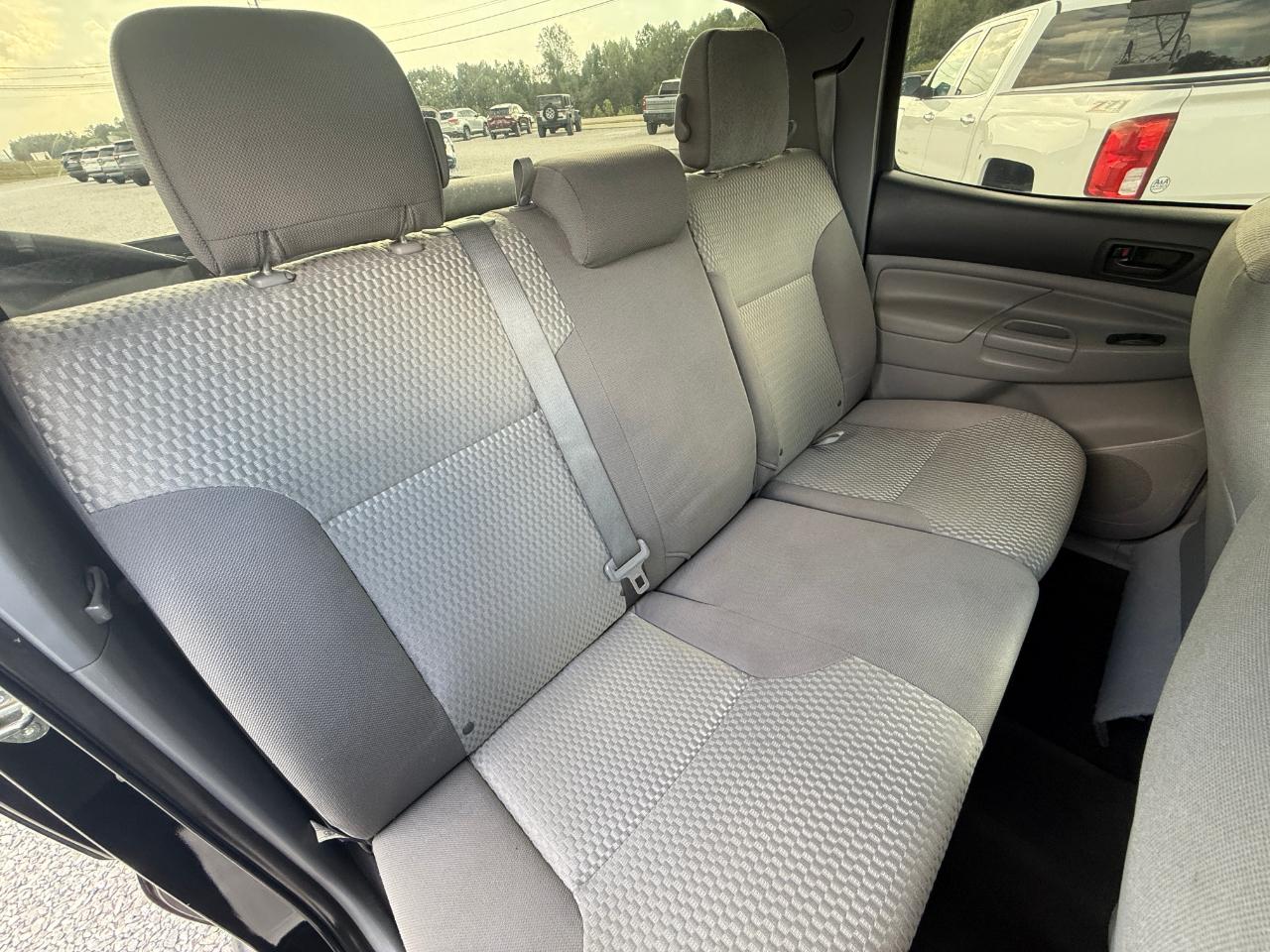 Toyota Tacoma Double Cab V6 6MT 4WD 2015