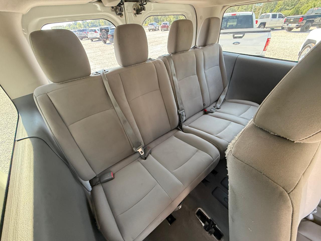 Nissan NV Passenger 3500 SV V8 2015