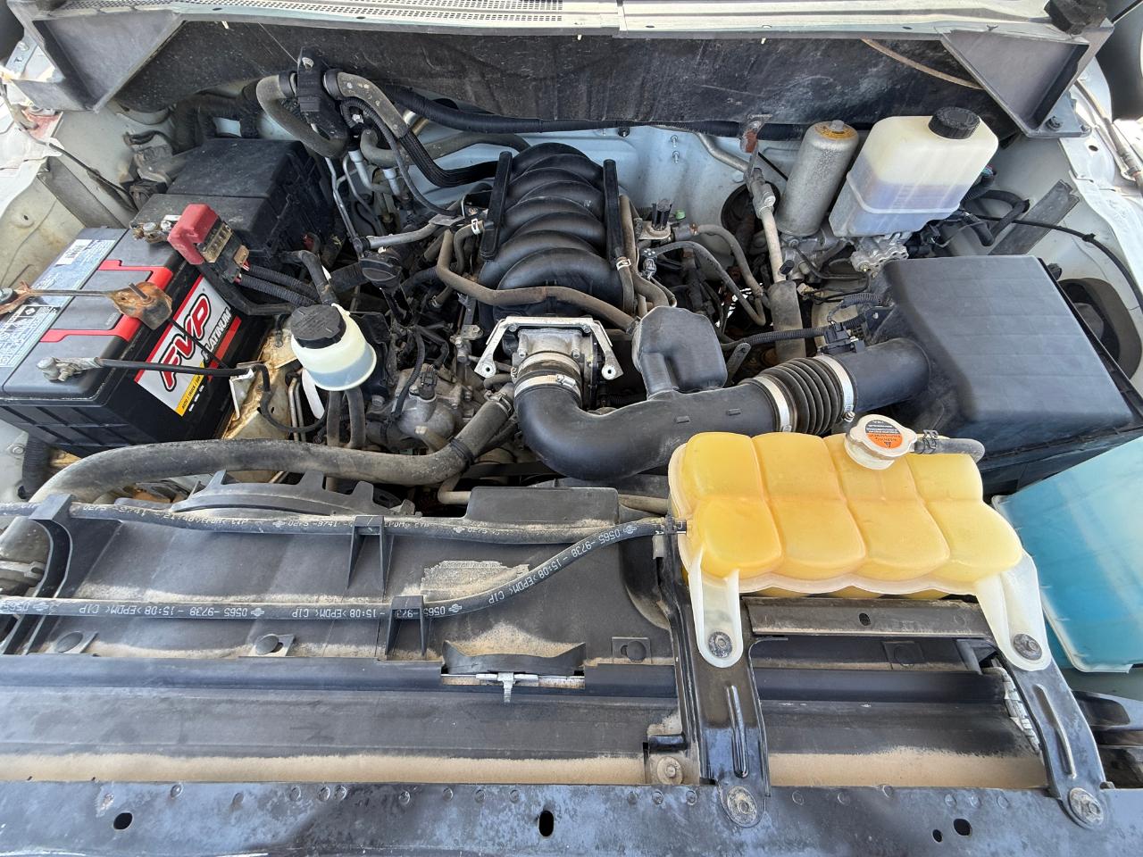 Nissan NV Passenger 3500 SV V8 2015