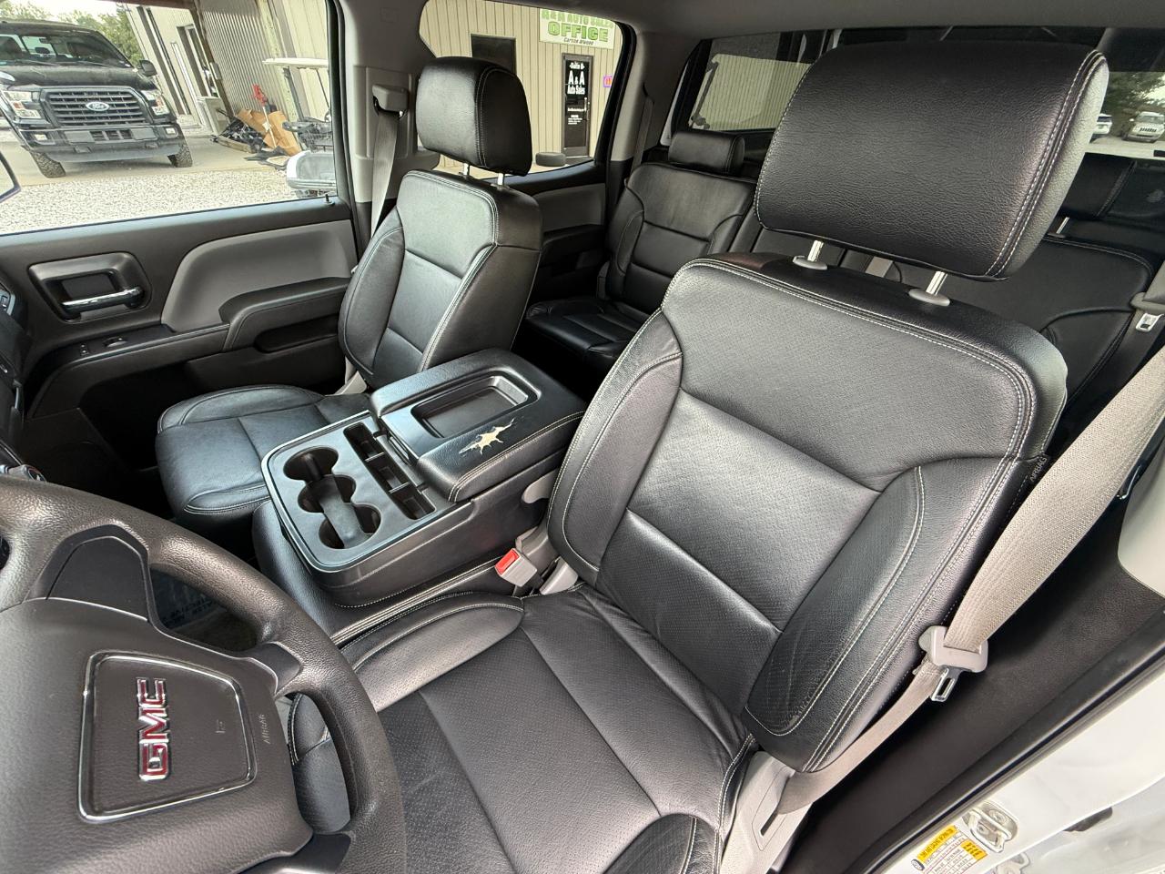 GMC Sierra 2500HD Base Crew Cab 4WD 2016