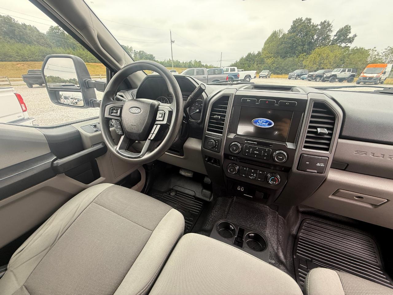 Ford F-250 SD XL Crew Cab LWB 4WD 2017