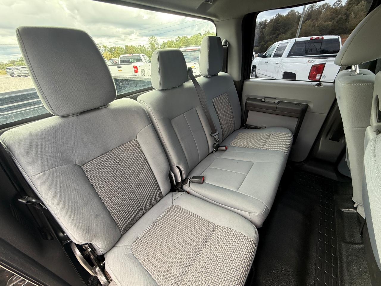 Ford F-250 SD XL Crew Cab 4WD 2012