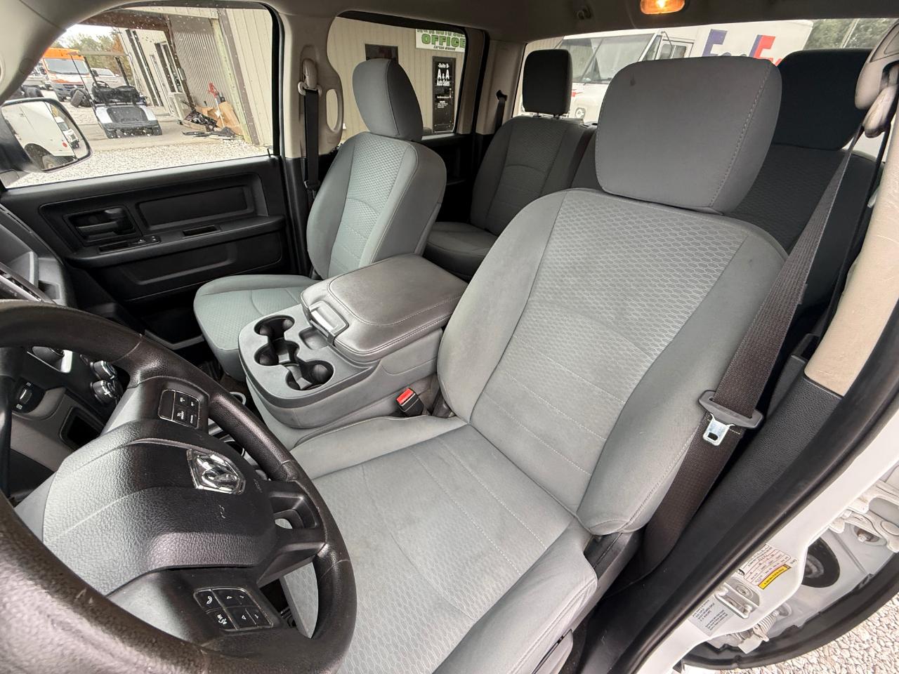RAM 3500 Tradesman Crew Cab 4WD DRW 2015