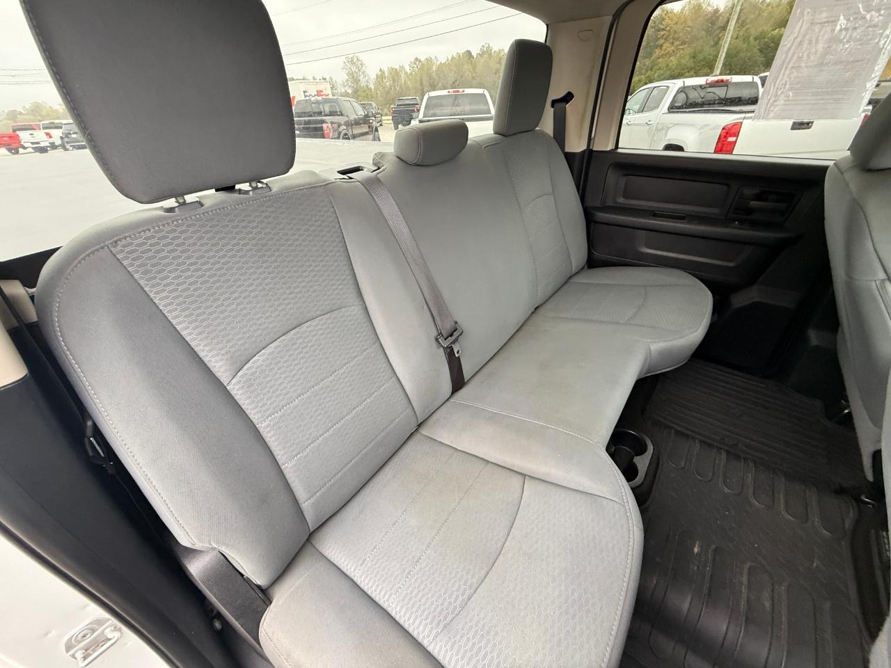 RAM 3500 Tradesman Crew Cab 4WD DRW 2015