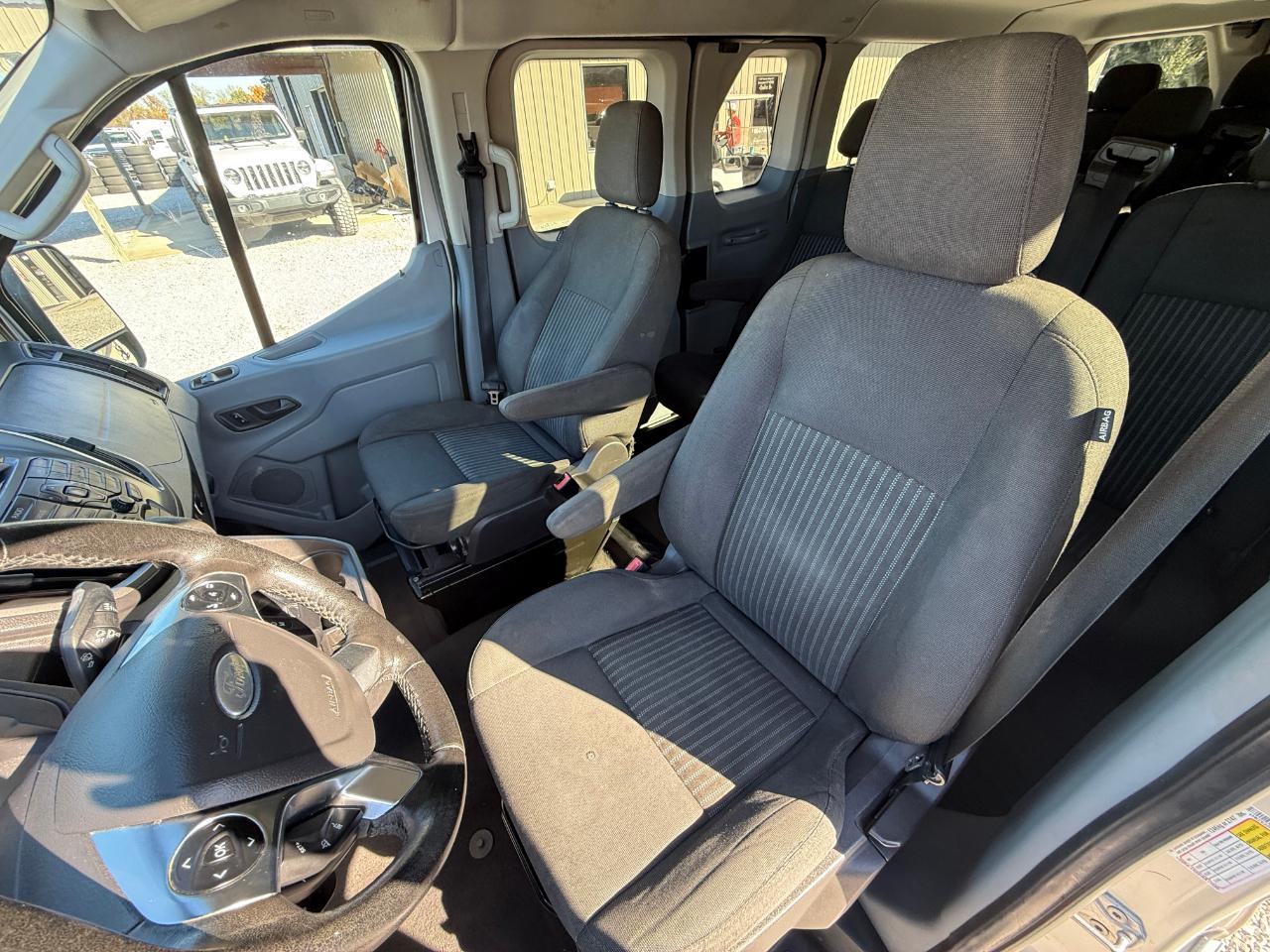 Ford Transit 350 Wagon Low Roof XLT 60/40 Pass. 148-in. WB 2016