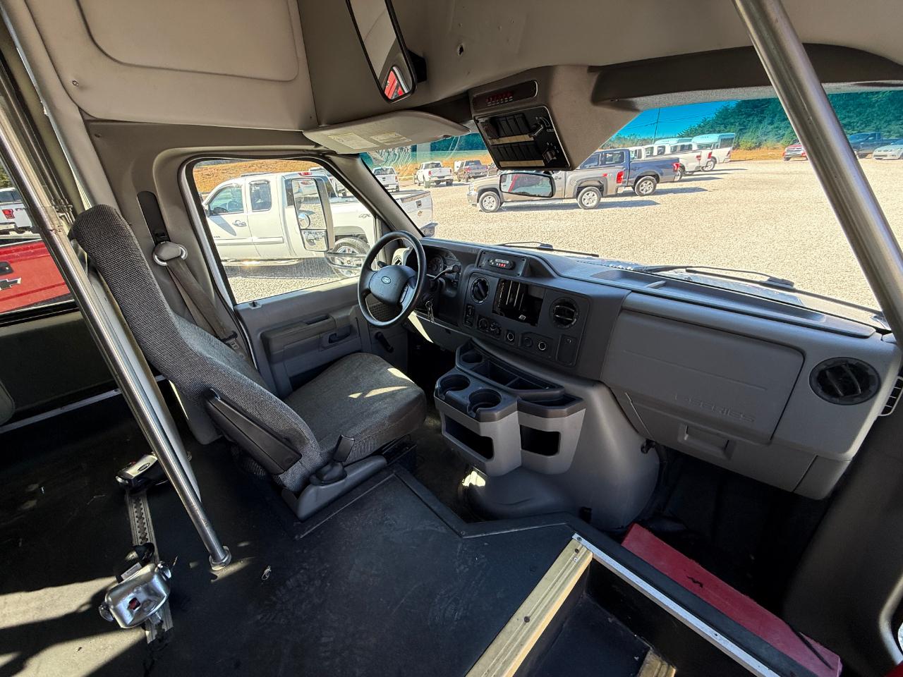 Ford Econoline E350 2016