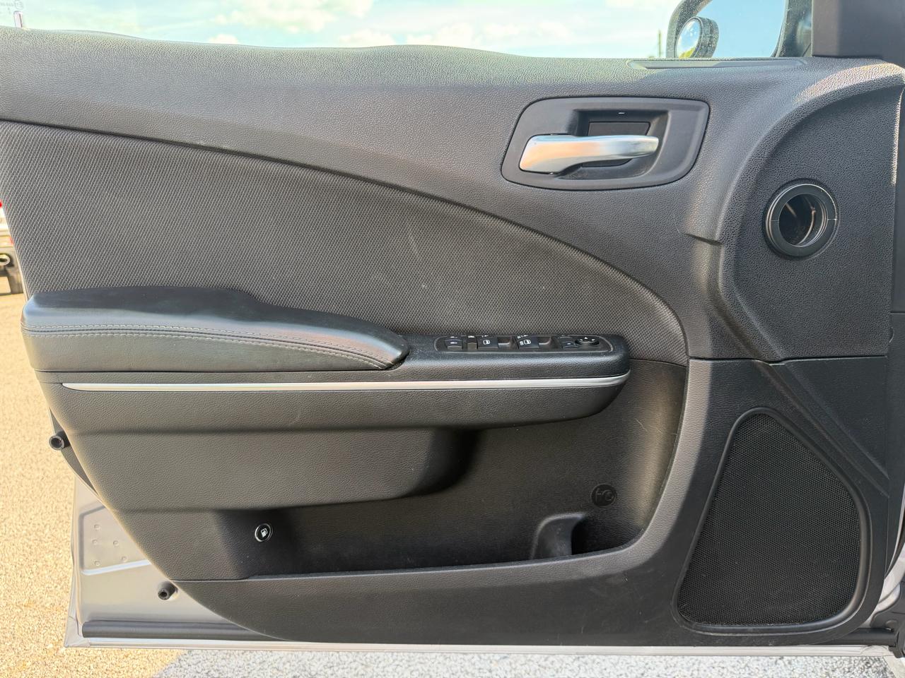 Dodge Charger SE 2016