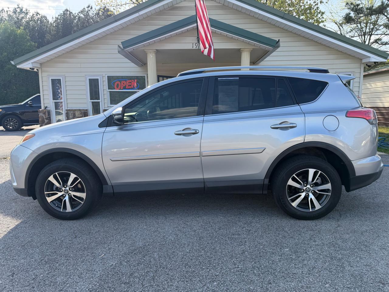 Toyota RAV4 XLE 2018