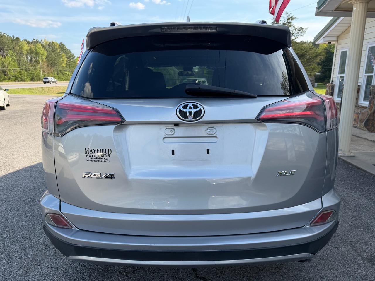 Toyota RAV4 XLE 2018