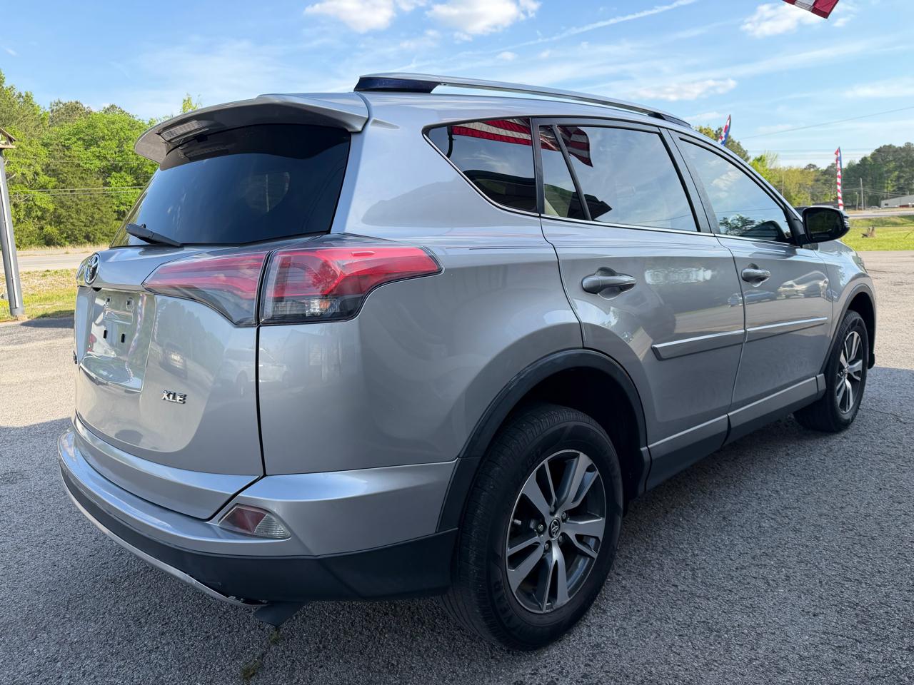 Toyota RAV4 XLE 2018