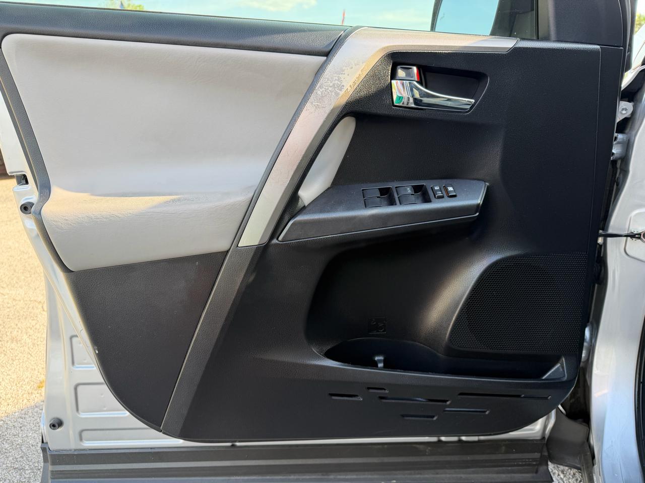 Toyota RAV4 XLE 2018