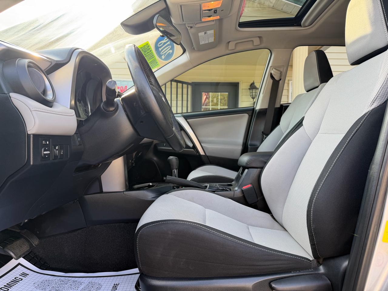 Toyota RAV4 XLE 2018