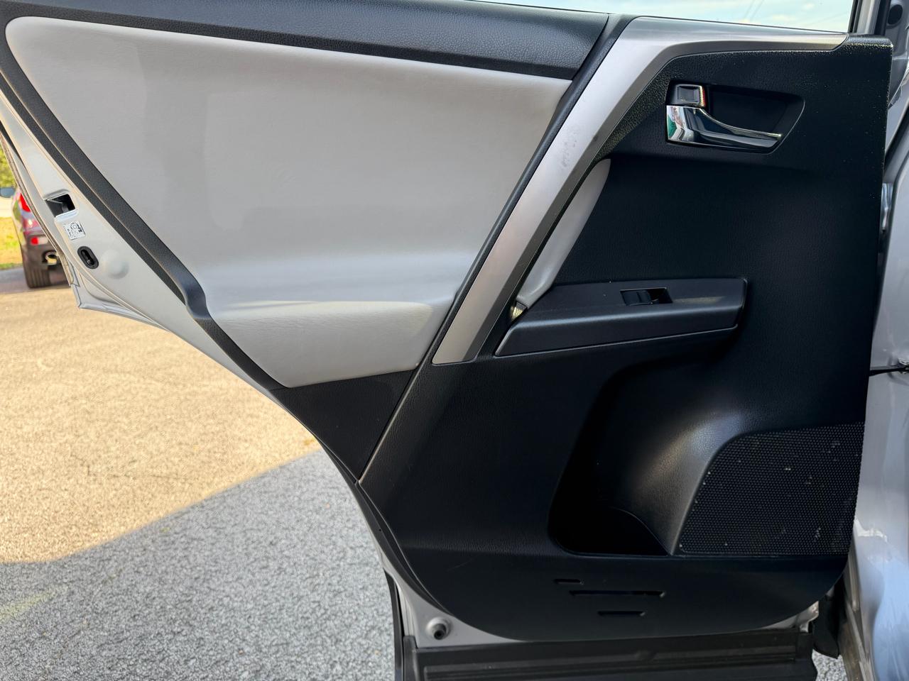 Toyota RAV4 XLE 2018