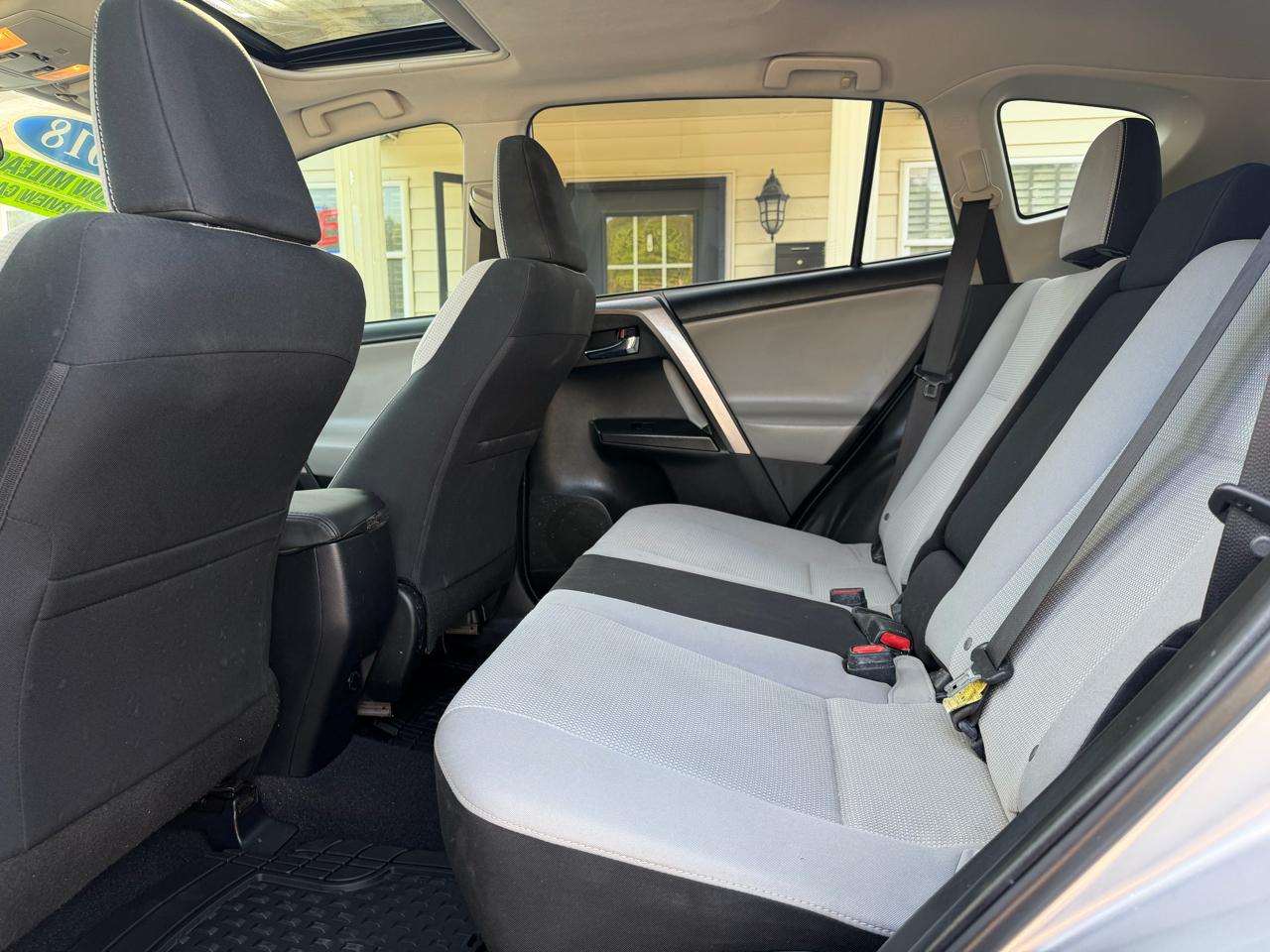 Toyota RAV4 XLE 2018