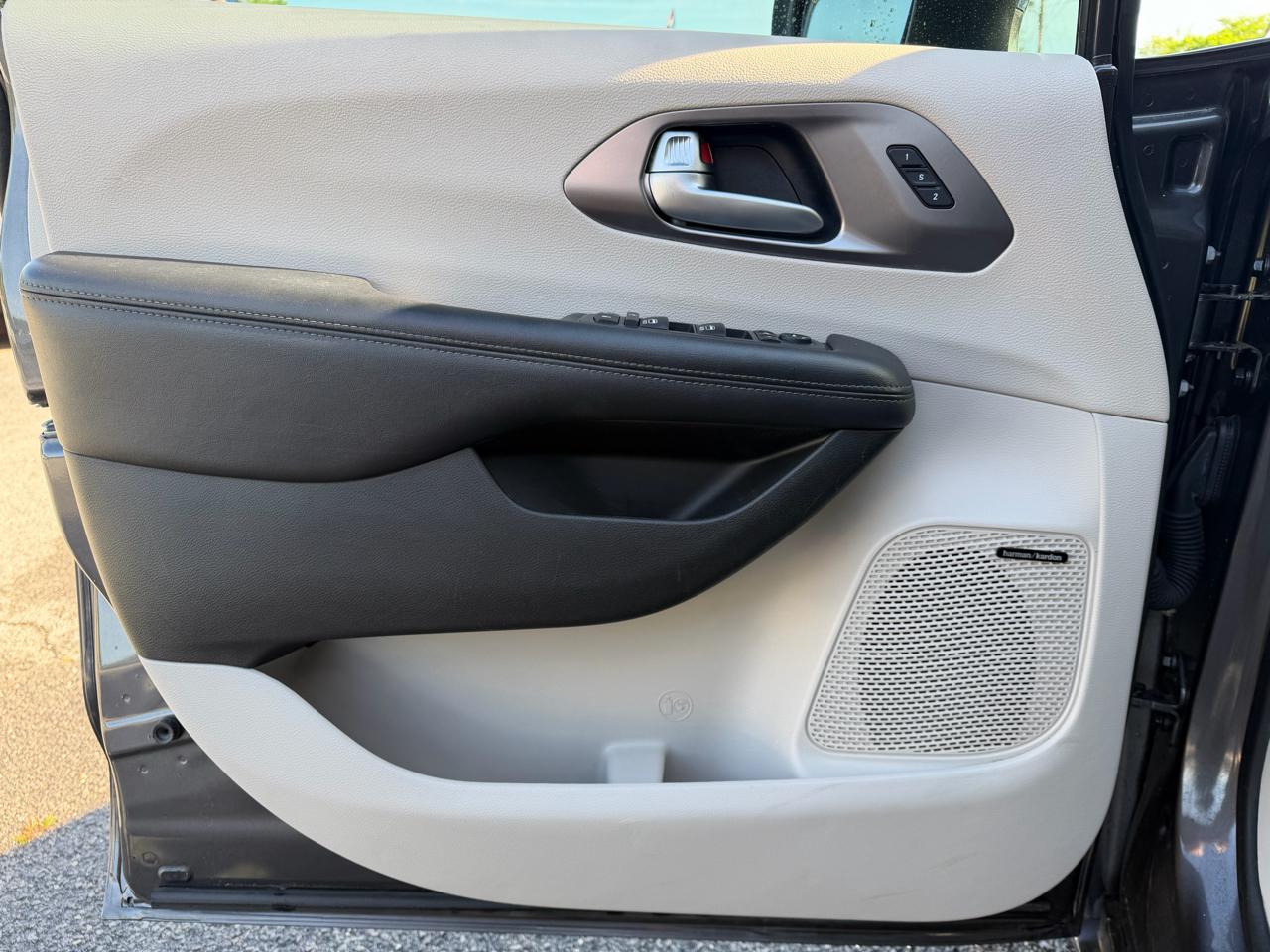 Chrysler Pacifica Limited 2018