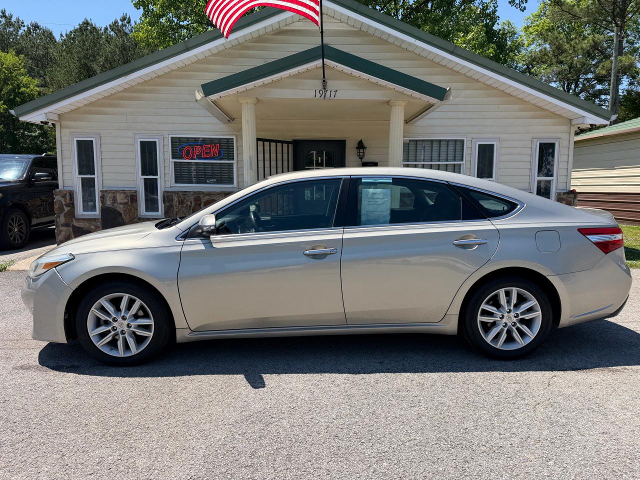 Toyota Avalon XLE 2014