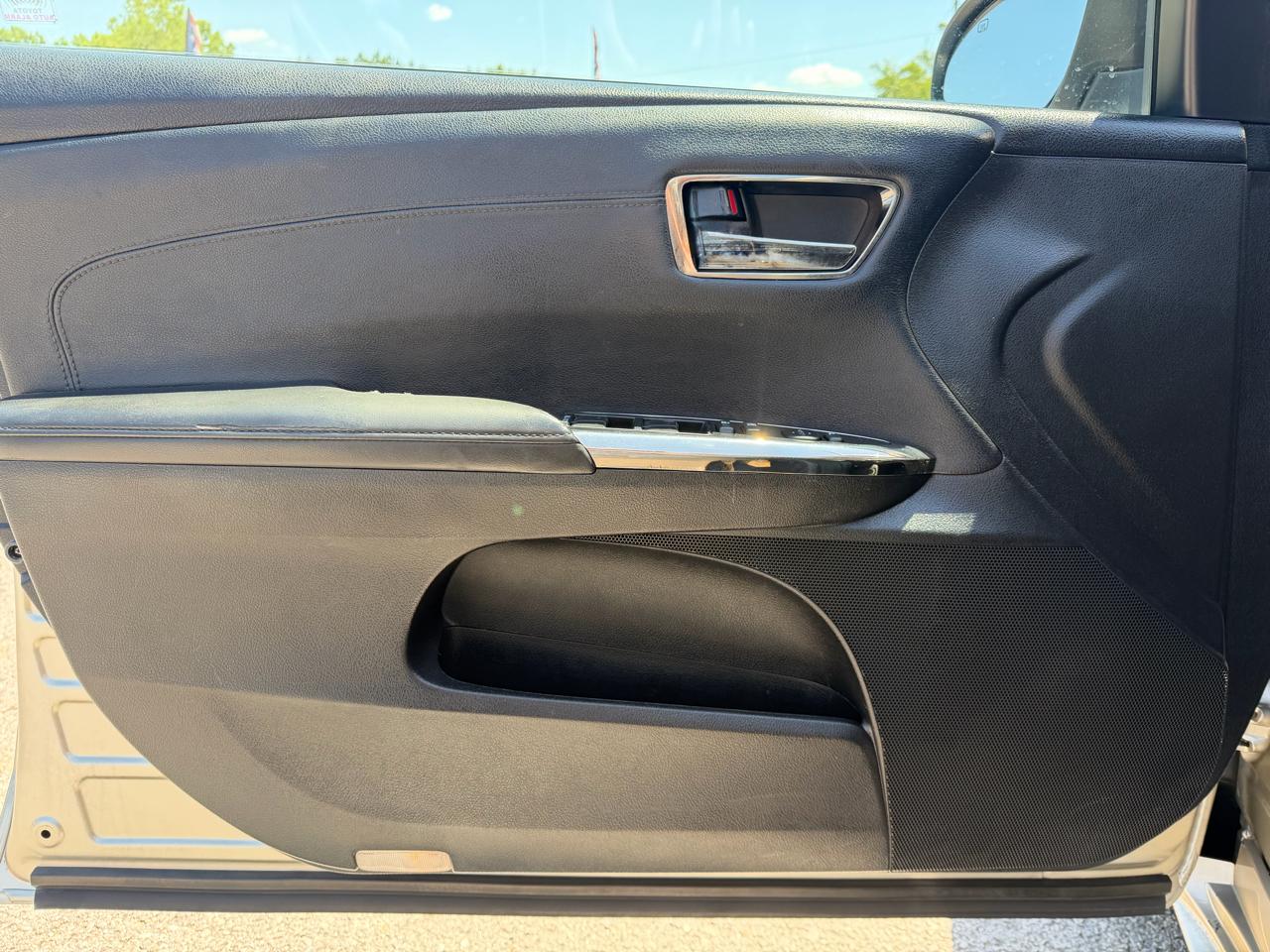 Toyota Avalon XLE 2014
