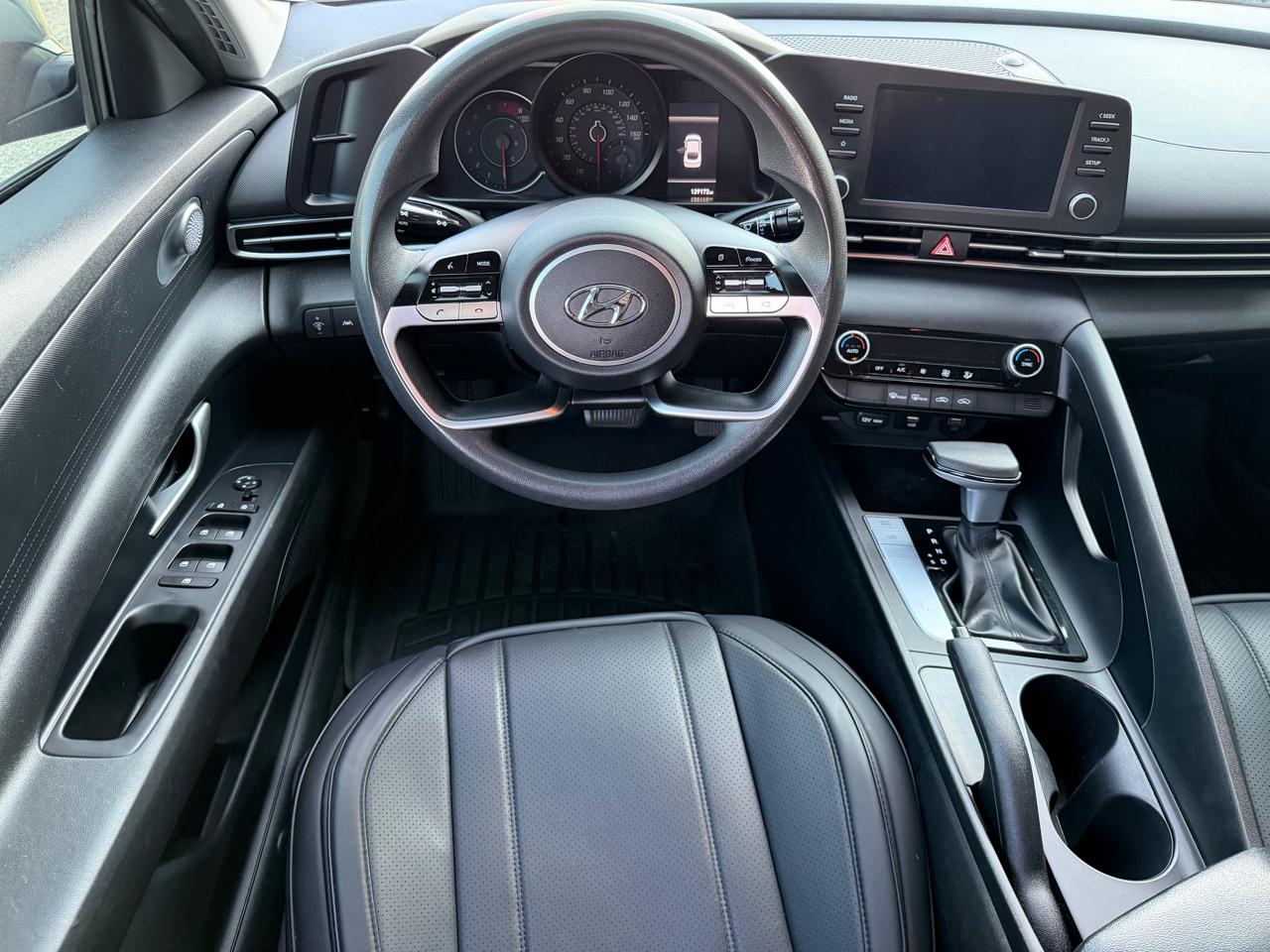 Hyundai Elantra SEL 2022
